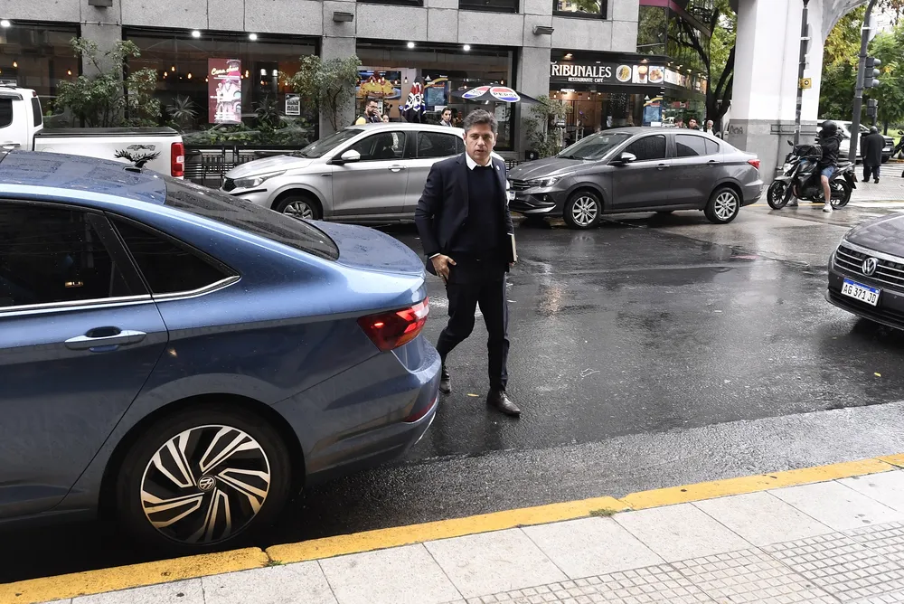 Kicillof recibe en La Plata a intendentes con agenda sanitaria 