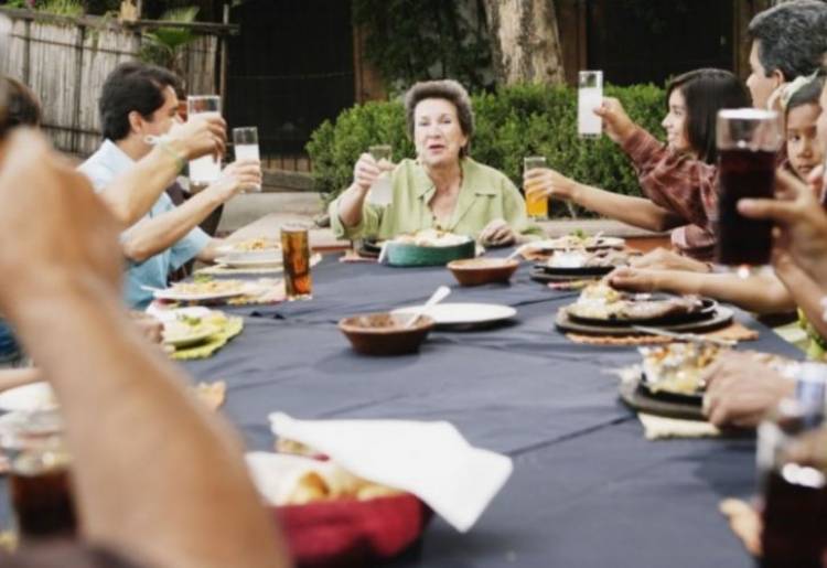 Prohíben los encuentros sociales en todo el país por 15 días.