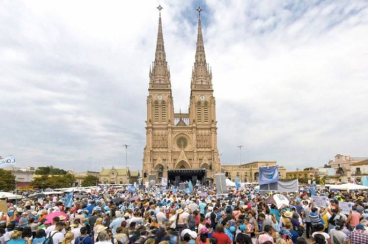 Feliz aniversario Lujan.