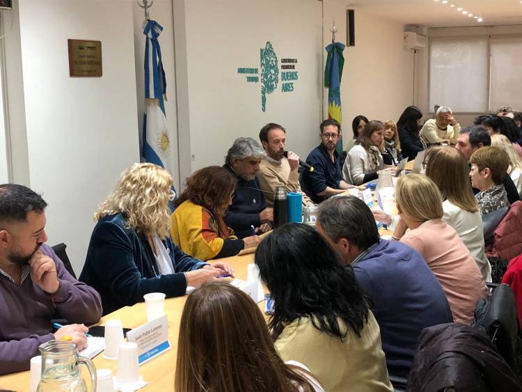 La Provincia recibirá este martes a estatales, docentes y judiciales para negociar salarios